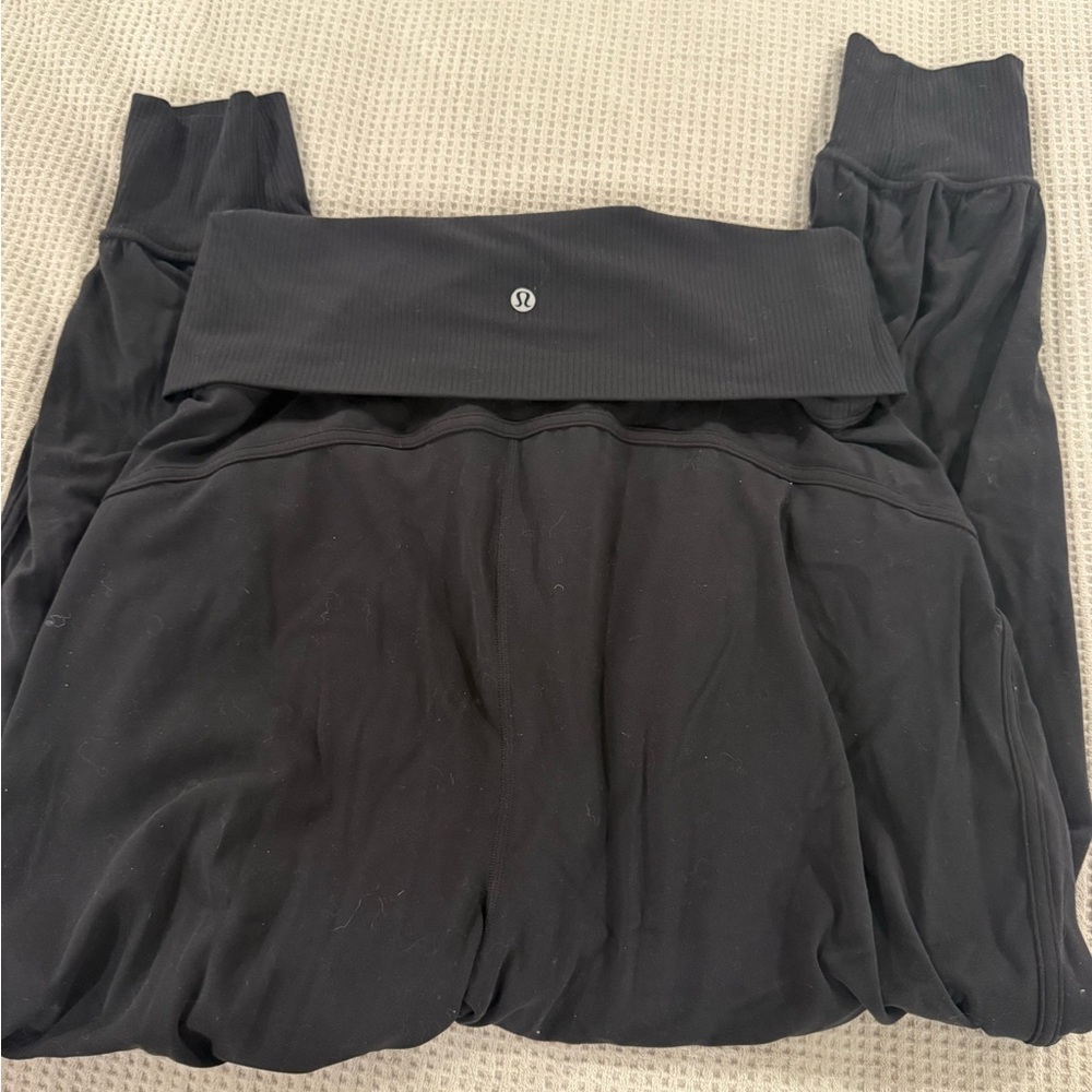 Black Lululemon align jogger